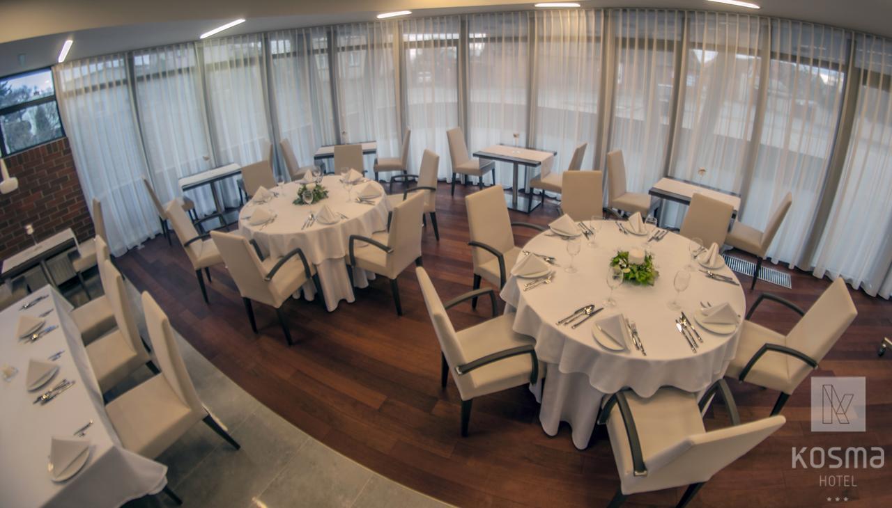 Hotel Kosma Kozmin Экстерьер фото
