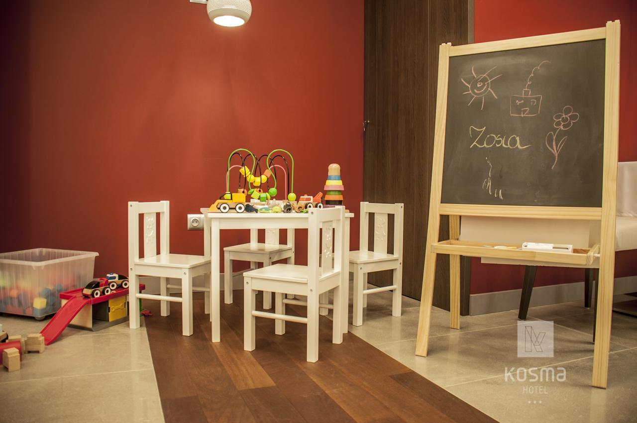 Hotel Kosma Kozmin Экстерьер фото