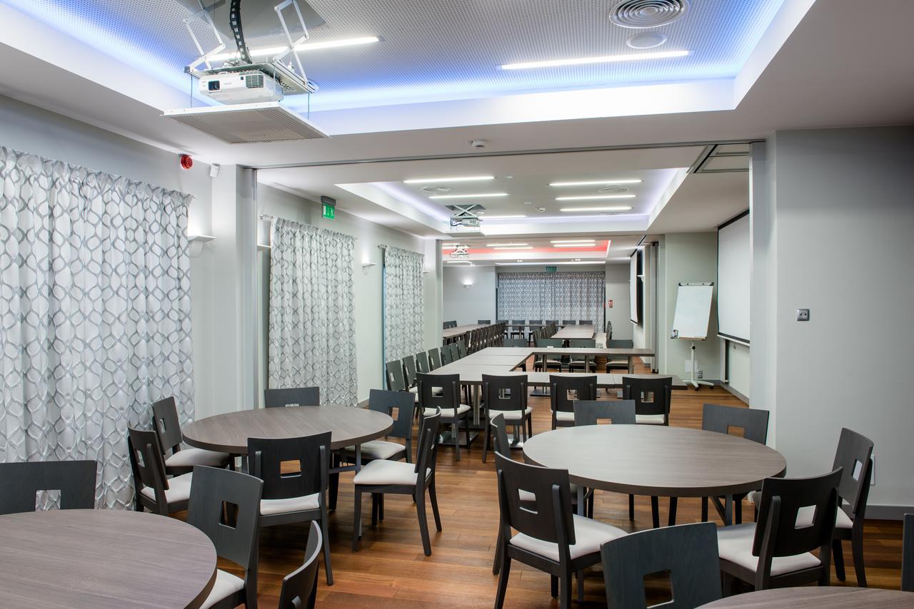 Hotel Kosma Kozmin Экстерьер фото