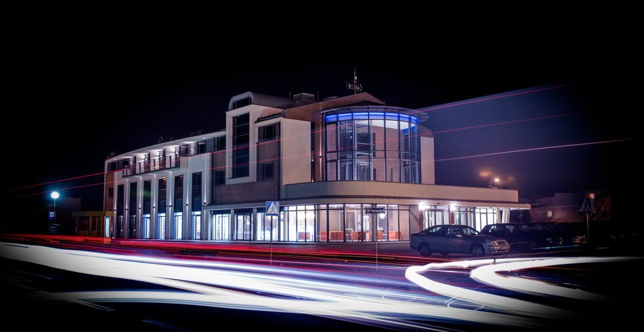 Hotel Kosma Kozmin Экстерьер фото