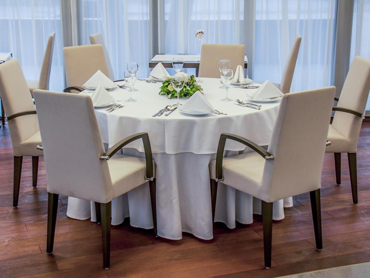 Hotel Kosma Kozmin Экстерьер фото